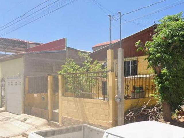 VENTA DE CASA EN FRACCIONAMIENTO LAS PRADERAS, NOGALES, SONORA