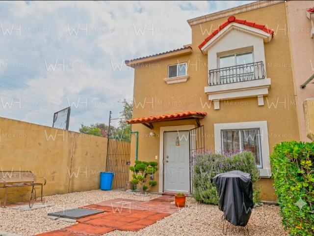 VENTA DE CASA EN FRACCIONAMIENTO LOMAS URBI, CALIMAYA EDO. DE MEX