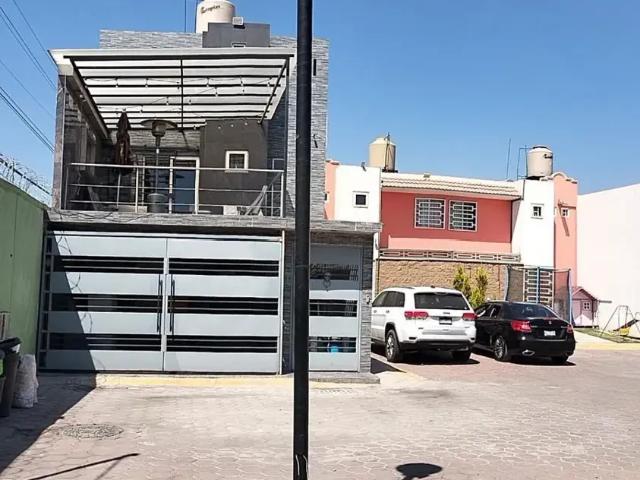 Venta de casa en Fraccionamiento Los Pinos Tultepec