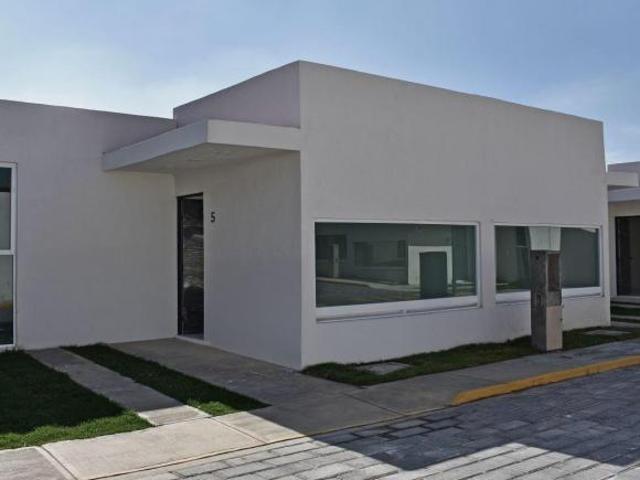 VENTA DE CASA EN FRACCIONAMIENTO PRIVADO