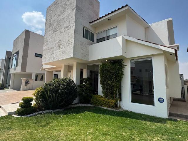 VENTA DE CASA EN FRACCIONAMIENTO RANCHO EL MES?N EN CALIMAYA