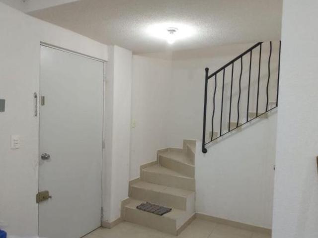 VENTA DE CASA EN FRACCIONAMIENTO REAL GRANADA TECAMAC