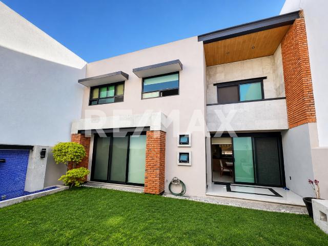 Venta de Casa en fraccionamiento recien remodelada, Lomas de Tzompantle, Cuernavaca, Morelos. Clave 6200