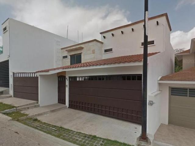 VENTA DE CASA EN FRACCIONAMIENTO RESIDENCIAL LAS CUMBRES, XALAPA, VERACRUZ