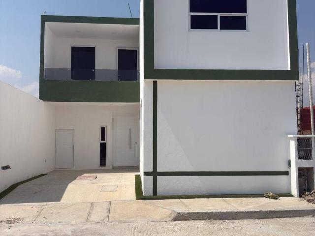 VENTA DE CASA EN FRACCIONAMIENTO SANTA MARIA