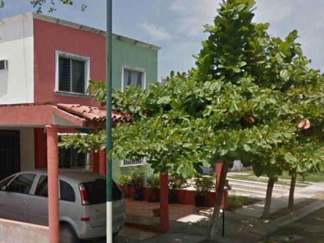 Venta de casa en Fraccionamiento Sol del Pacífico Manzanillo Colima