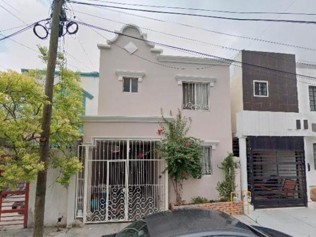 VENTA DE CASA EN FRACCLOMAS ALTAR SANTA CATARINA NUEVO LEON