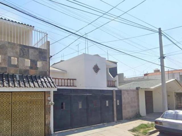 VENTA DE CASA EN GUANAJUATO LEON FRACCIONAMIENTO JARDINES DEL MORAL