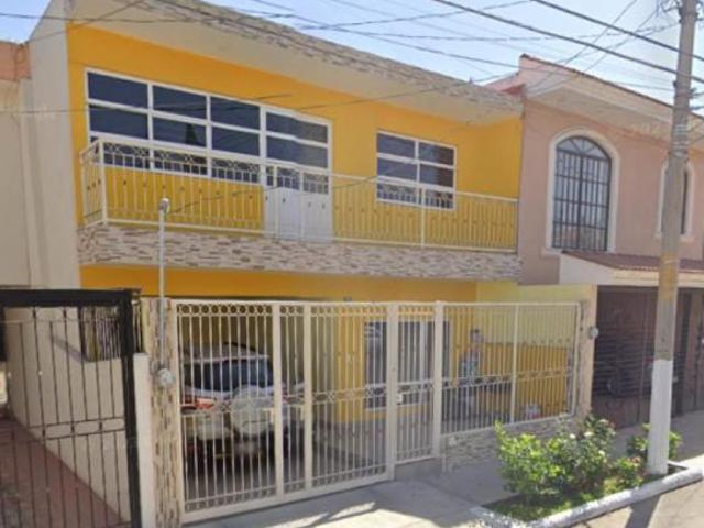 VENTA DE CASA EN GUADALAJARA
