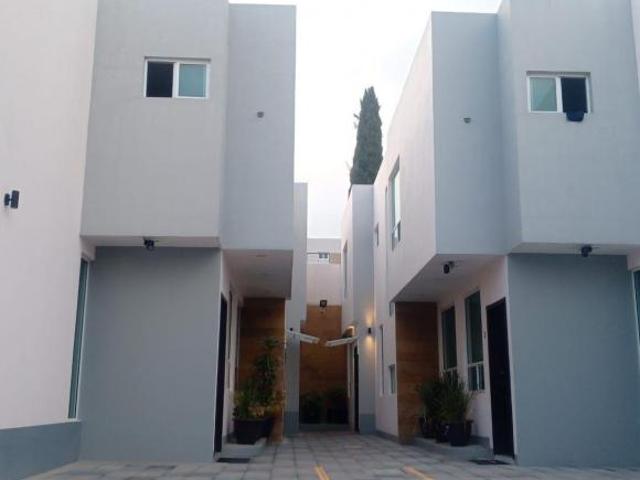Venta De Casa En Granjas Puebla En Fraccionamiento
