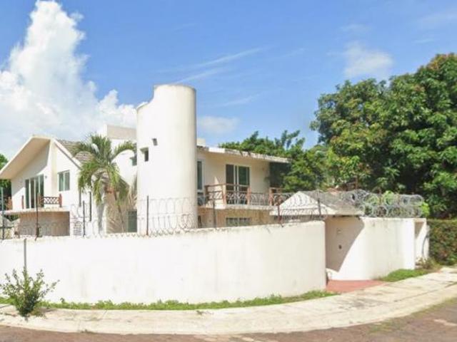 VENTA DE CASA EN IXTAPA ZIHUATANEJO, GUERRERO