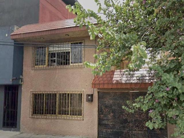 VENTA DE CASA EN JUAN ESCUTIA IZTAPALAPA CDMX