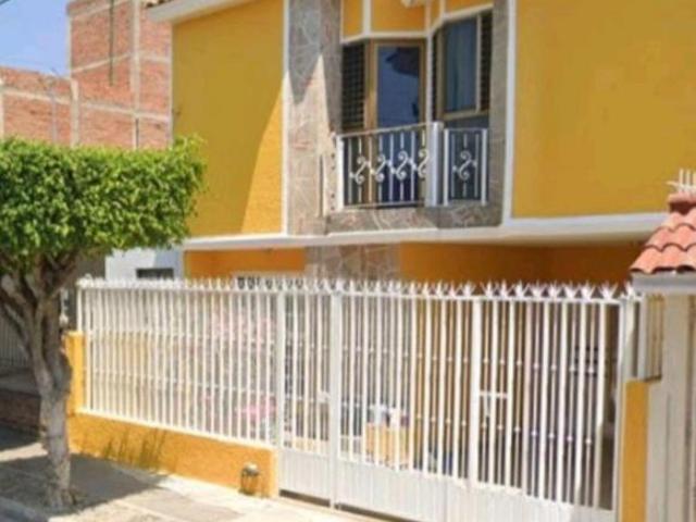 VENTA DE CASA EN JARDINES DE ATEMAJAC, GUADALAJARA, JALISCO