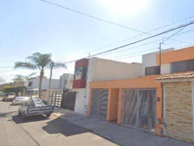 VENTA DE CASA EN JARDINES DE LA HACIENDA QUERETARO ENTREGA GARANTIZADA BAJO CONTRATO