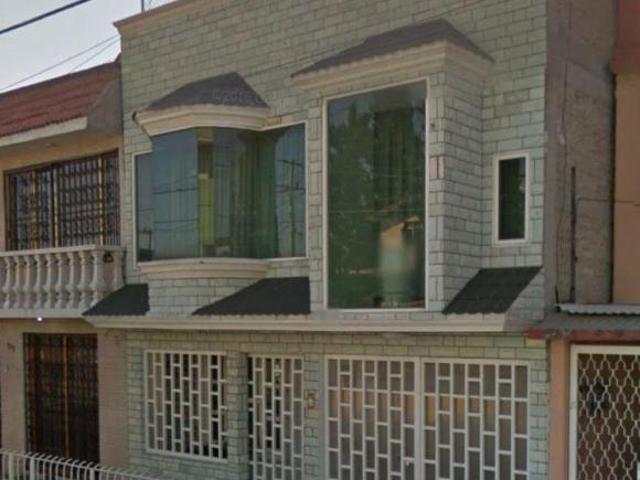 VENTA DE CASA EN JARDINES DE SANTA CLARA ECATEPEC