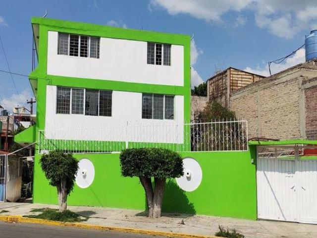 Venta de Casa en Jardines de Santa Clara