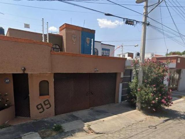 VENTA DE CASA EN JARDINES DE TORREMOLINOS, MORELIA, MICHOACAN