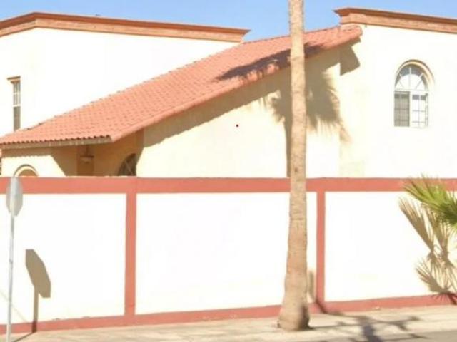 VENTA DE CASA EN JARDINES DEL LAGO MEICALI BAJA CALIFORNIA