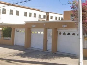 venta de casa en: Jardines del Lago en venta