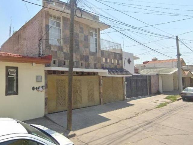 VENTA DE CASA EN JARDINES DEL MORAL LEON DE LOS ALDAMA