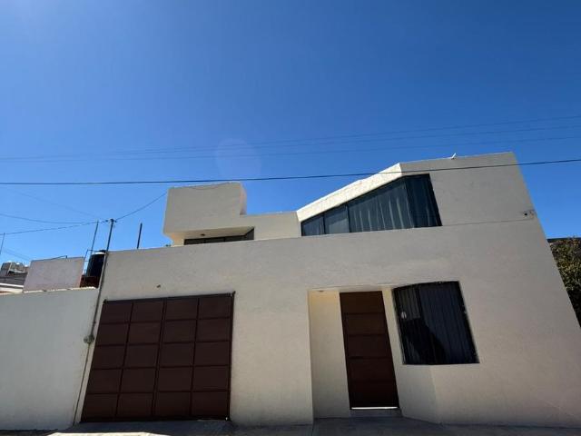 VENTA DE CASA EN JARDINES DEL SUR