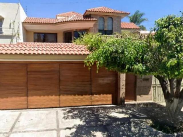 VENTA DE CASA EN JARDINES VALLARTA ZAPOPAN JALISCO