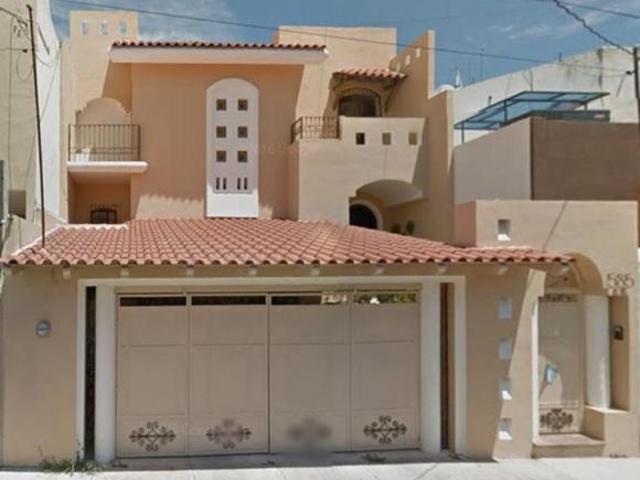 VENTA DE CASA EN JARDINES VISTA HERMOSA COLIMA