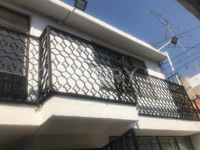 Venta de Casa en la Col. Constitución de 1917, Iztapalapa, CDMX
