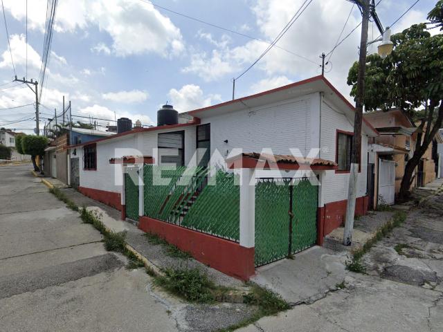 Venta de casa en la Col. Jardines de Acapatzingo, Cuernavaca, Morelos. Clave 6057