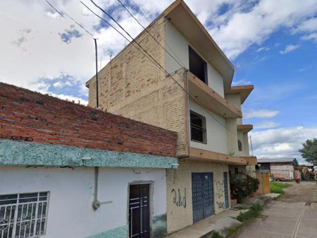 VENTA DE CASA EN LA COLONIA 18 DE OCTUBRE, ZACAPU, MICHOACAN