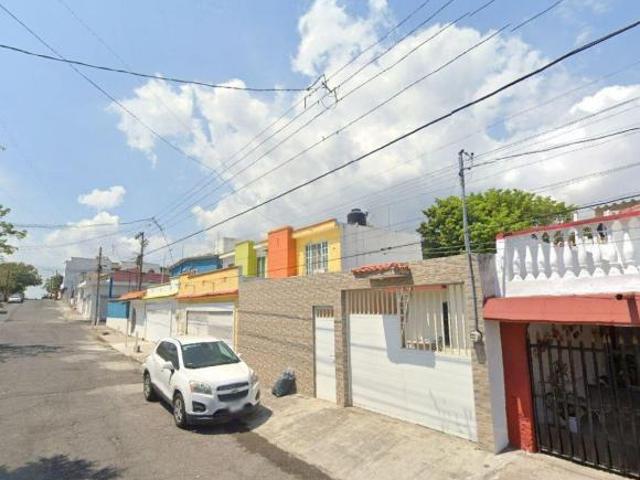 VENTA DE CASA EN LA COLONIA BOCA DE RIO, VERACRUZ
