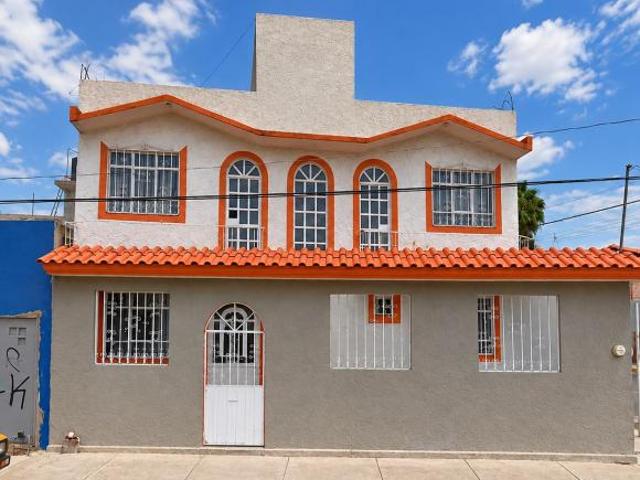 VENTA DE CASA EN LA COLONIA FLORES MAGON SUR, IRAPUATO, GUANAJUATO