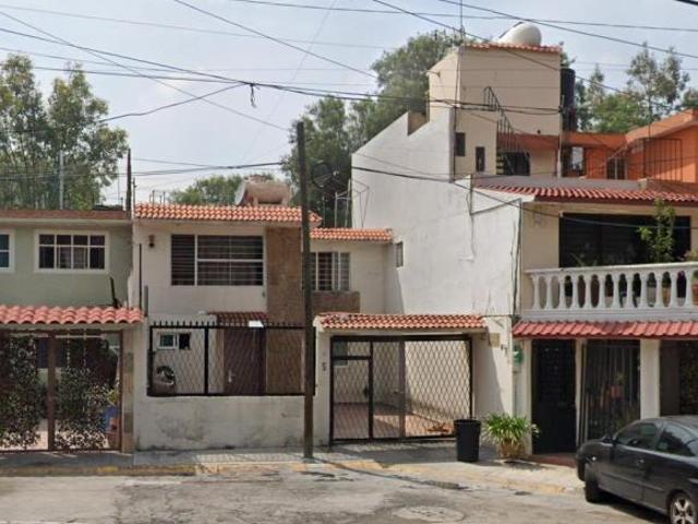 VENTA DE CASA EN LA COLONIA IZCALLI PIRAMIDE TLALNEPANTLA EDOMEX