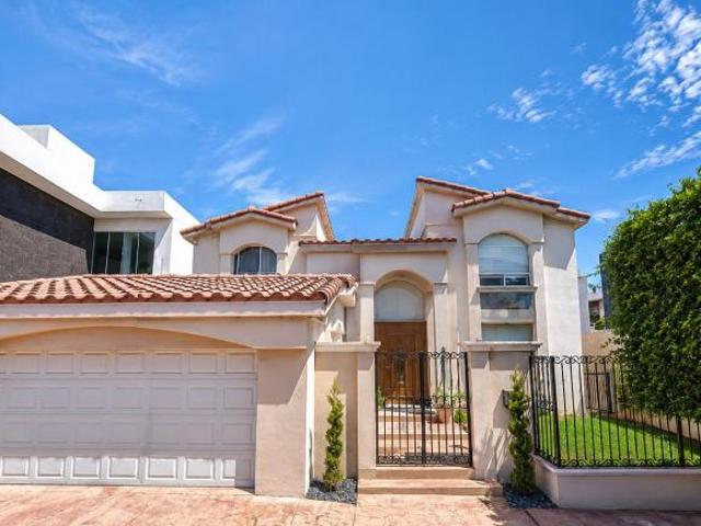 VENTA DE CASA EN LA COLONIA JARDINES DE CHAPULTEPEC S E EN TIJUANA EN BAJA CALIFORNIA