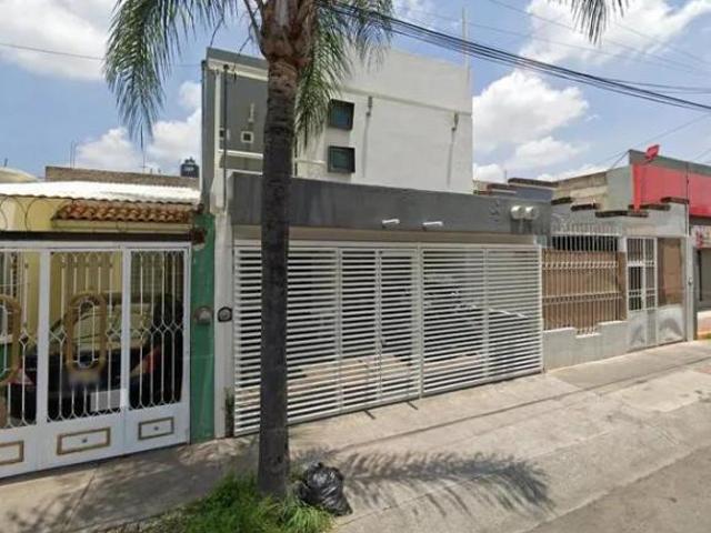 VENTA DE CASA EN LA COLONIA LOS ARRAYANES EN GUADALAJARA JALISCO