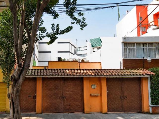 VENTA DE CASA EN LA COLONIA NOCHE BUENA EN BENITO JUAREZ EN LA CIUDAD DE MEXICO