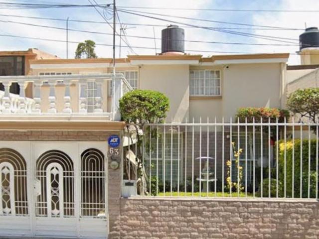 VENTA DE CASA EN LA COLONIA VALLE DORADO HAB LOS PIRULES TLALNEPANTLA