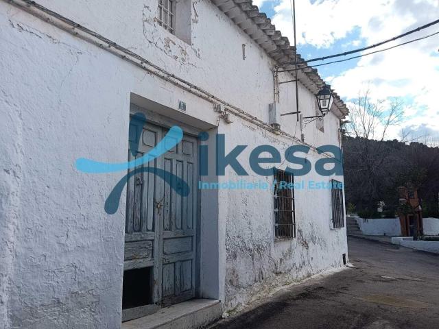 VENTA DE CASA EN LA PUERTA DE SEGURA JAÉN