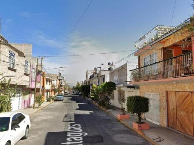 Venta de casa en La Perla, Nezahualcóyotl