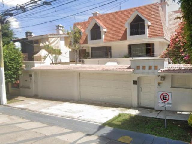 VENTA DE CASA EN LOMA REAL ZAPOPAN JALISCO