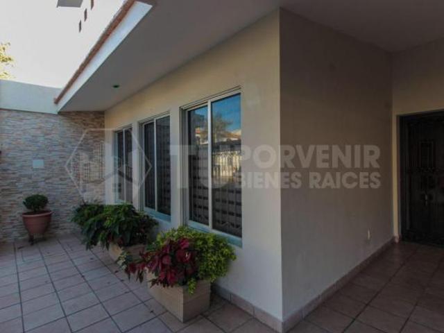 VENTA DE CASA EN LOMAS DE MAZATLAN CERCA PLAYA