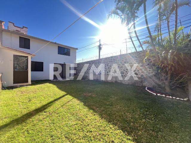 Venta de casa en Lomas de Atzingo, Cuernavaca, Morelos. Clave 6120