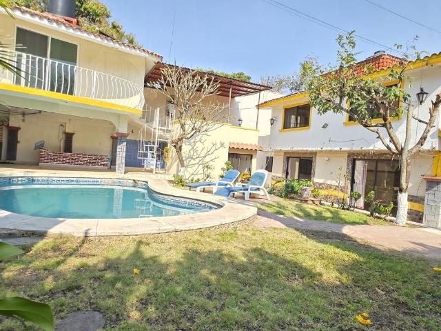 Venta de casa en Lomas de Atzingo, Cuernavaca, Morelos?Clave 6157