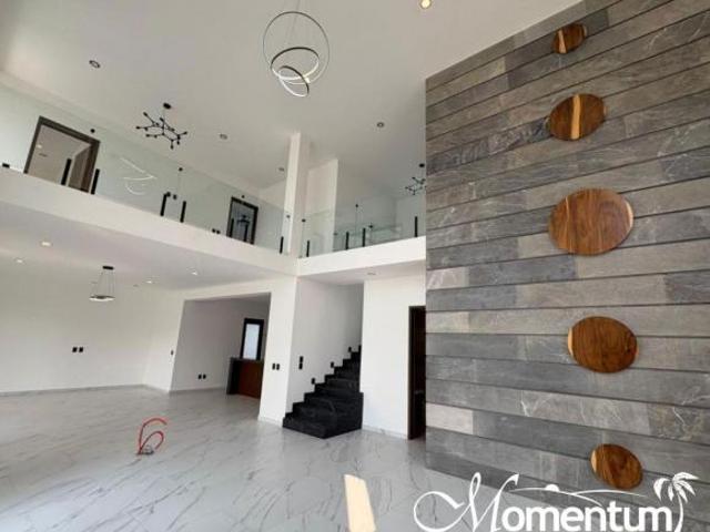 VENTA DE CASA EN LOMAS DE COCOYOC
