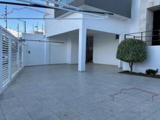 VENTA DE CASA EN LOMAS DE GRAN JARDÍN