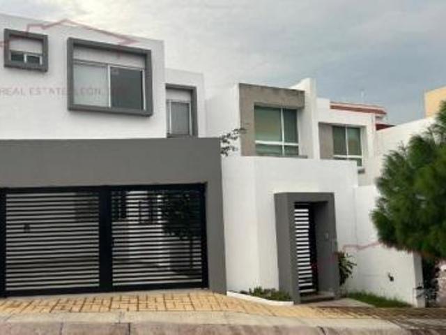 VENTA DE CASA EN LOMAS DE GRAN JARDÍN
