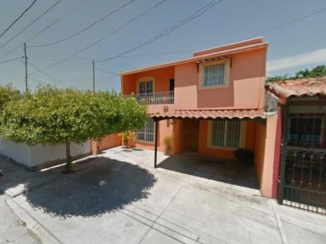 VENTA DE CASA EN LOMAS DEL CENTENARIO, COLIMA