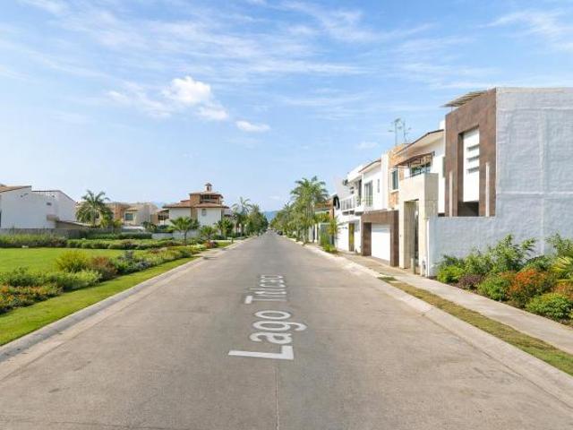 VENTA DE CASA EN PUERTO VALLARTA JALISCO DE LA COLONIA FLUVIAL VALLARTA