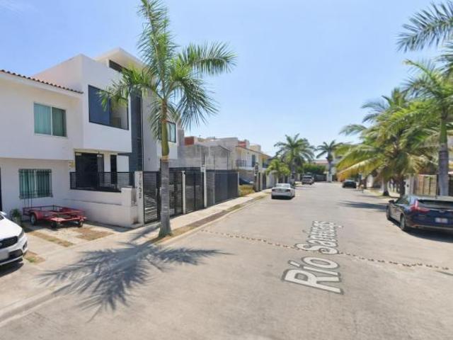 VENTA DE CASA EN PUERTO VALLARTA JALISCO DE LA COLONIA FLUVIAL VALLARTA