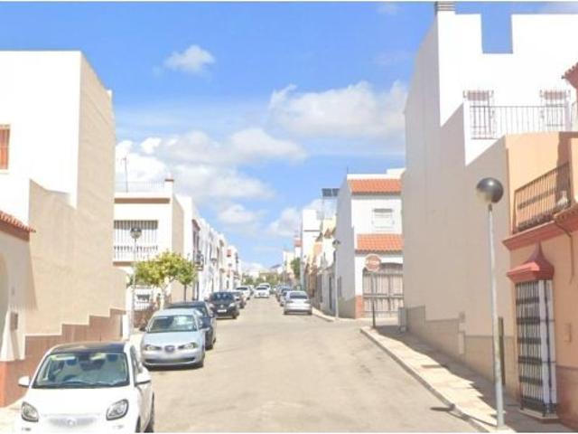 VENTA DE CASA EN PARADAS SEVILLA